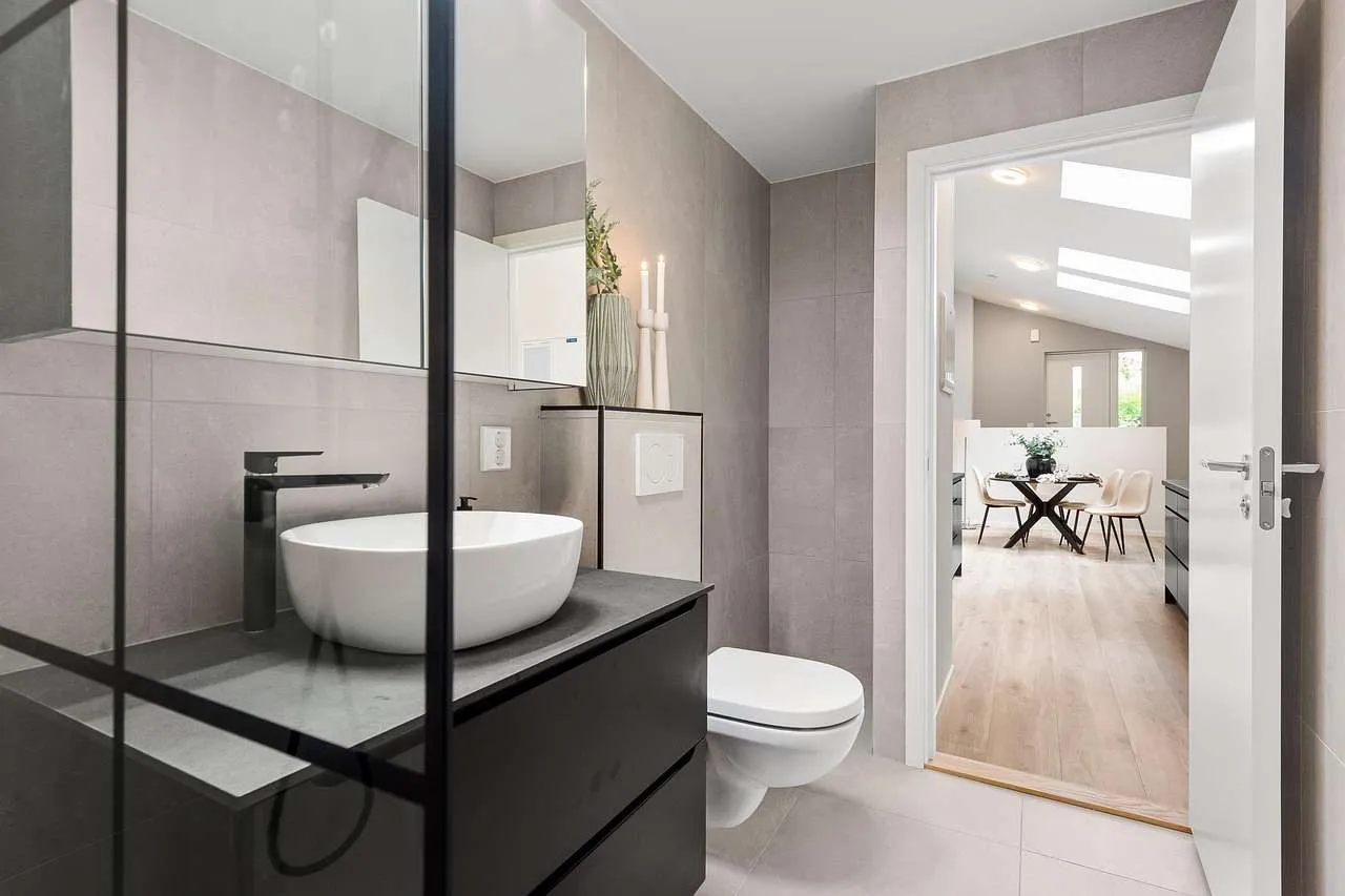 Bathroom Tile: Expert Guide to Styles and Care